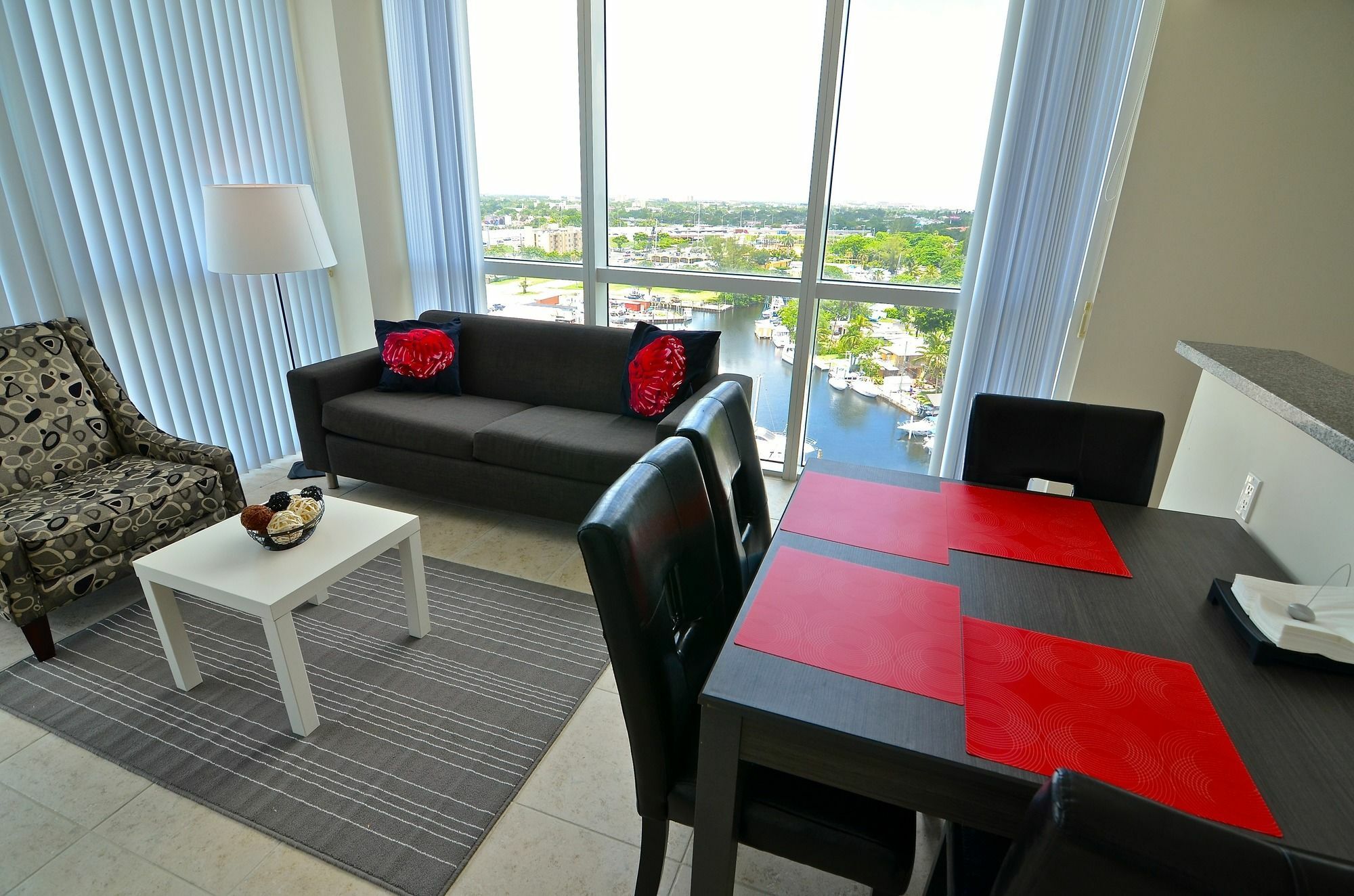 Riviera Luxury Living At River Oaks Marina And Tower ไมอามี ภายนอก รูปภาพ